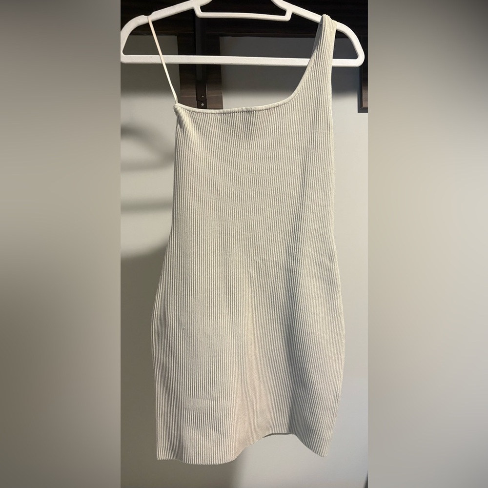 Aritzia Babaton Sculpt Knit Dress